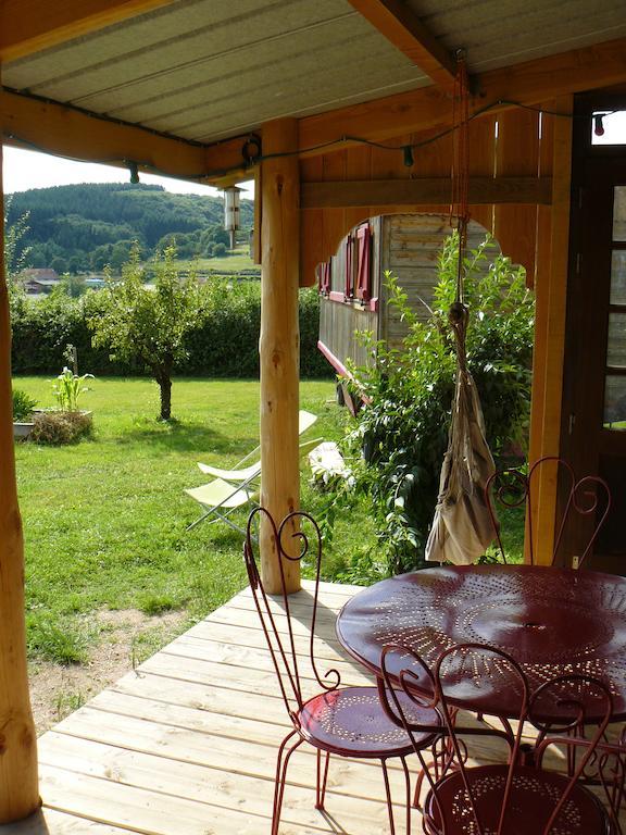 La Roulotte De La Fay Villa Dompierre-les-Ormes Room photo